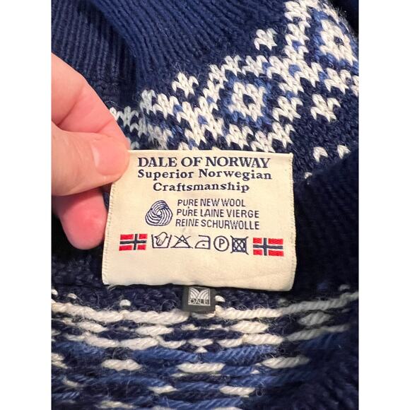 VTG Dale of Norway Women's Navy Blue Fair Isle Nordic Cardigan Wool Sweater L - Picture 4 of 10